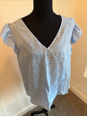 SHEIN Light Blue Floral V-Neck Flutter Sleeve Top